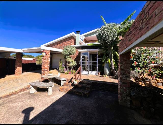 4 BEDROOM HOUSE FOR SALE IN VAAL MARINA